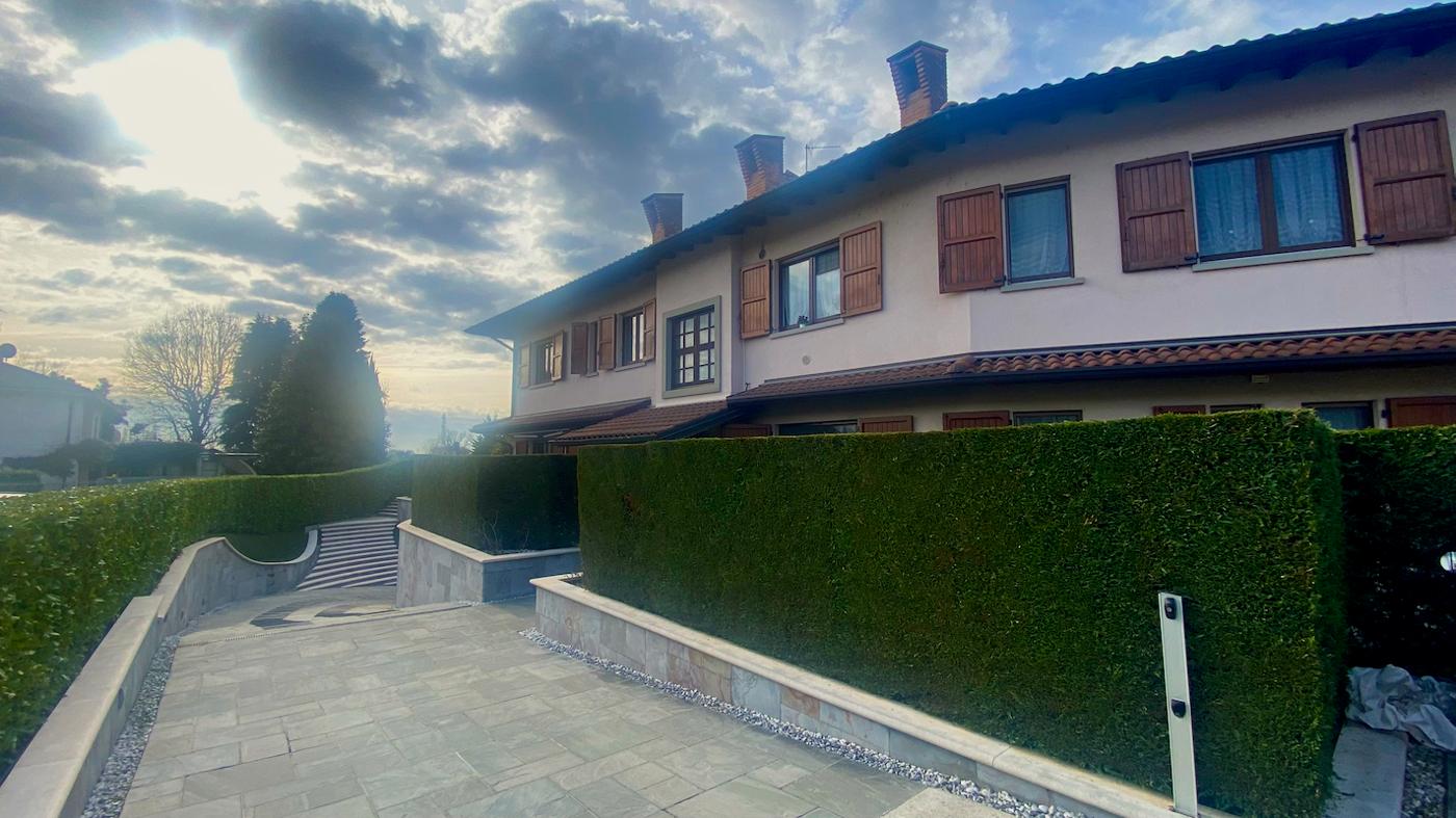 Villa plurifamiliare in Via Don Carlo Gnocchi 14, Presezzo