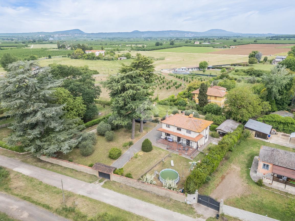 Villa in Viale delle Magnolie 28, Ronciglione