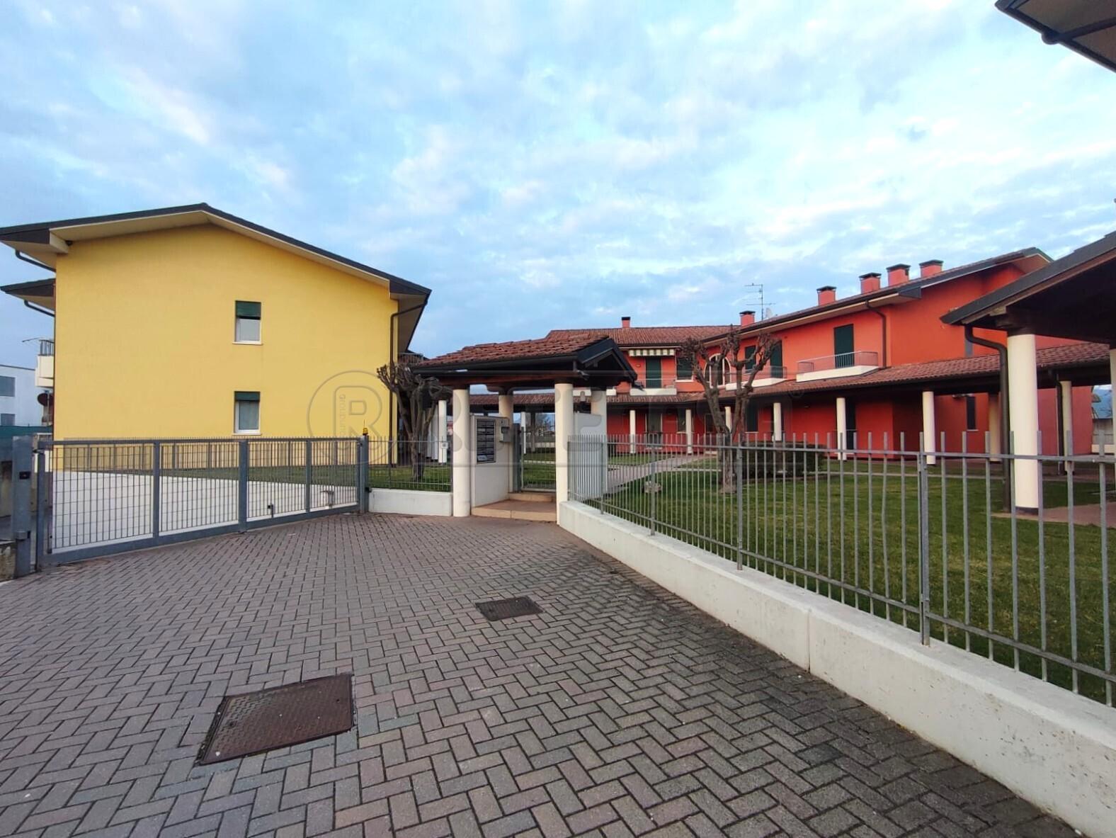 Trilocale, Sarego