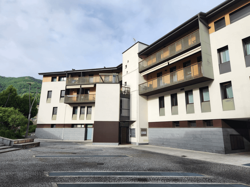 Trilocale in Piazza Umberto I, Nembro — foto 3 di 5