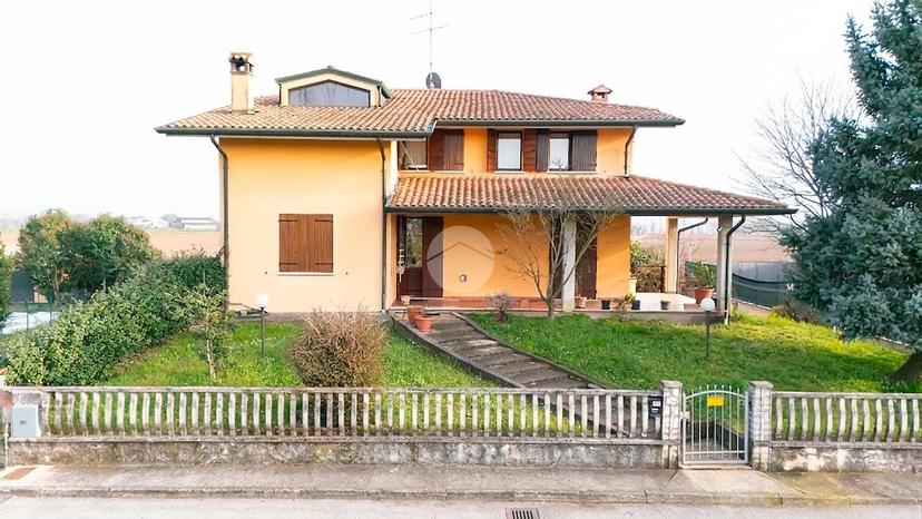 Villa in Via F. Landucci 12, Curtatone — foto 3 di 5