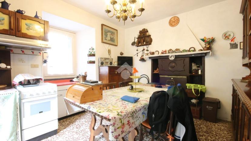 Casa indipendente in Via Romeo Lanfranconi 13, Alta Valle Intelvi
