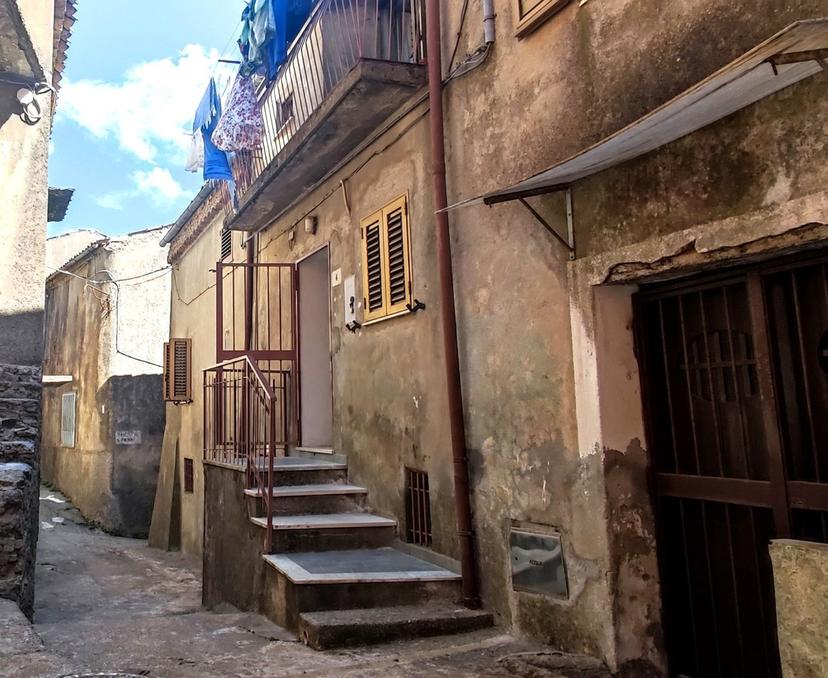 Trilocale in Vico 4 Fontana  4, Girifalco — foto 2 di 5