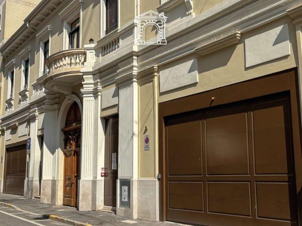 Bilocale in Via San Francesco, Trieste