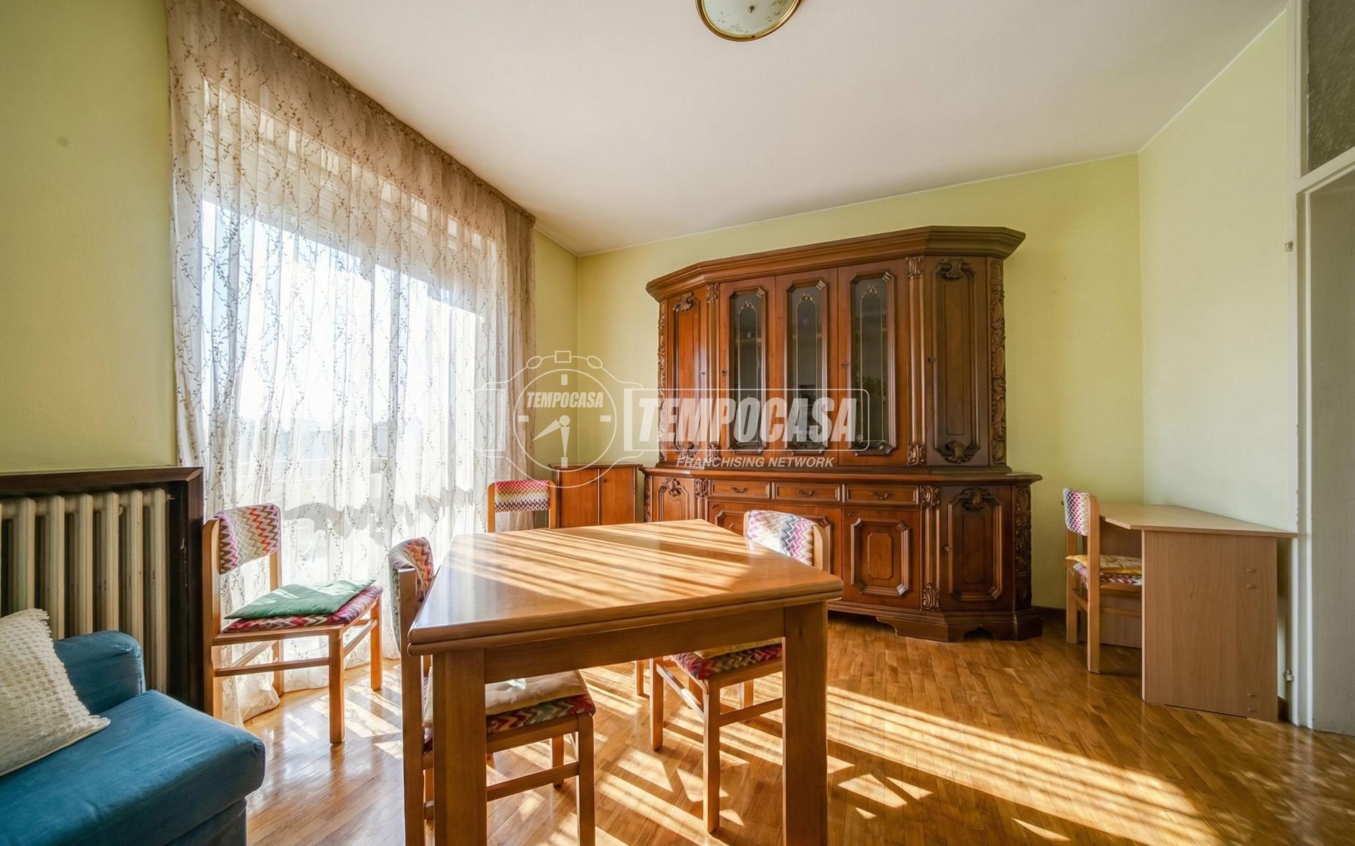Trilocale in Via Trieste, Carnago