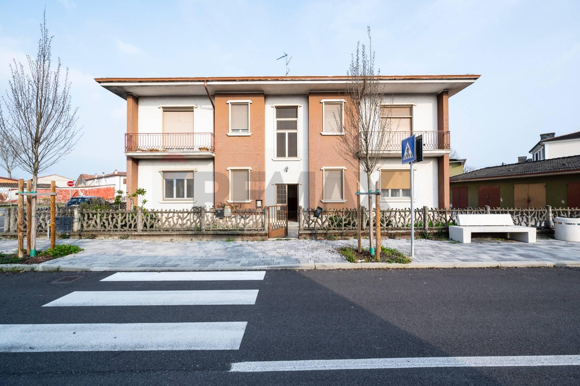 Quadrilocale in Via Marconi 15, Commessaggio