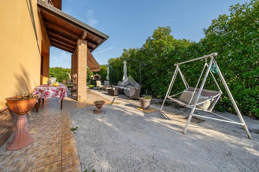 Villa in Via Vialato, Cadelbosco di Sopra — foto 2 di 5