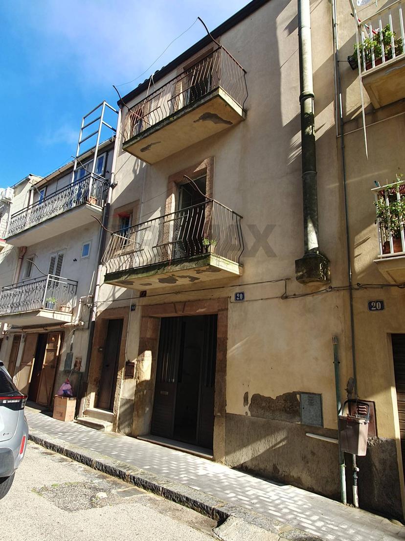 Casa indipendente in Largo San Giorgio 19- 20, Caltagirone — foto 5 di 5