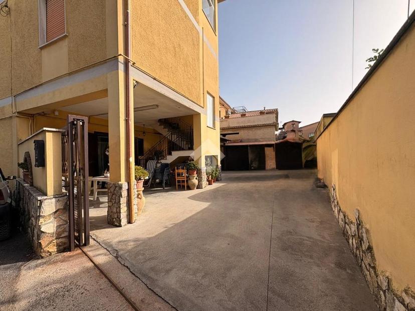 Appartamento in Via Annibaldi Riccardello 15, Lariano — foto 3 di 5