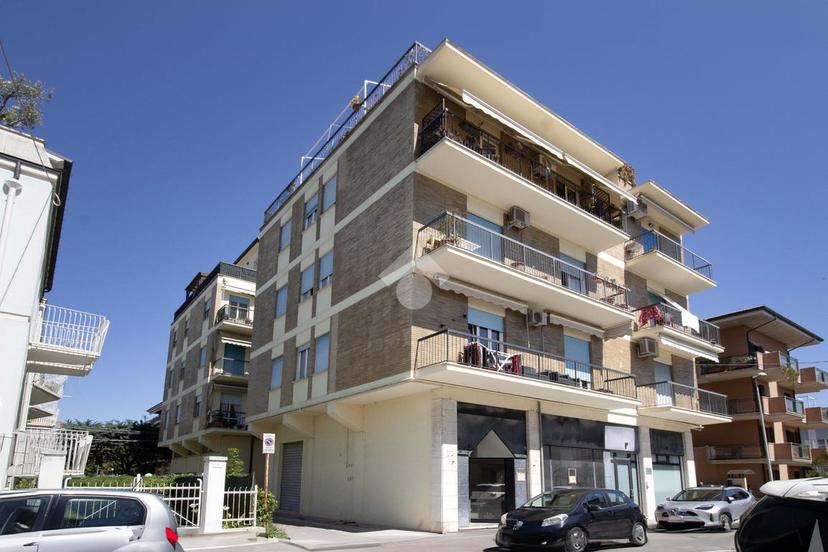 Quadrilocale in Via Europa 10, Porto San Giorgio — foto 3 di 5