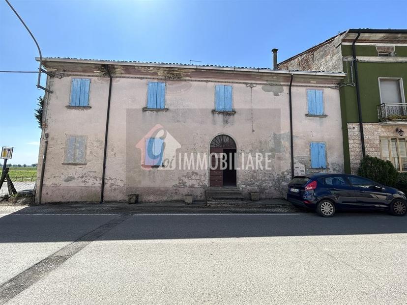 Casa indipendente in Martiri di Belfiore 54, Rivarolo del Re ed Uniti — foto 5 di 5