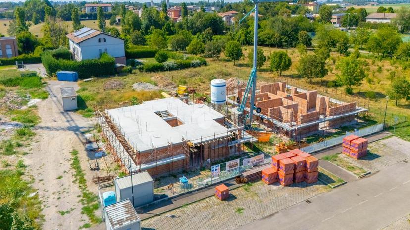 Villa a schiera in Via Ezio Comparoni, Reggio nell'Emilia