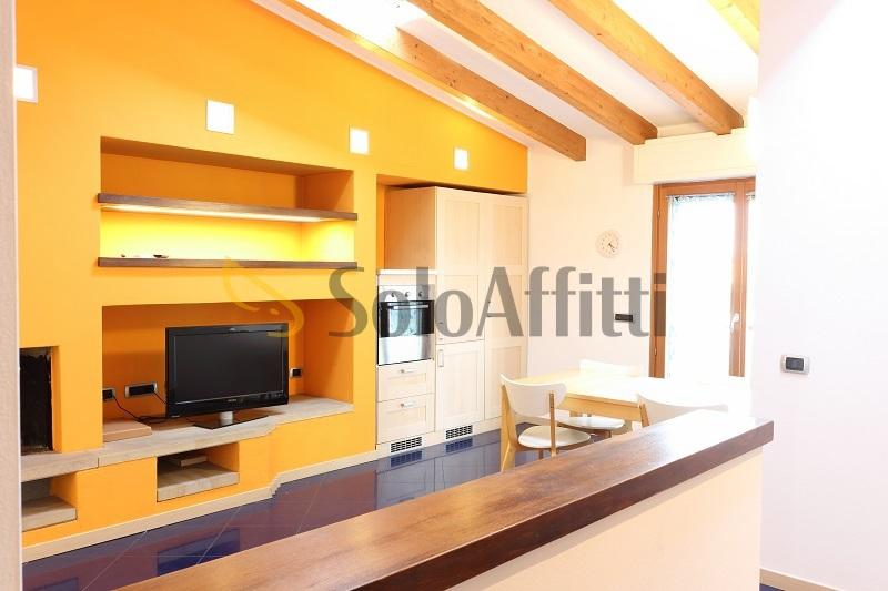 Trilocale in Via Filippo Turati  33, Limbiate