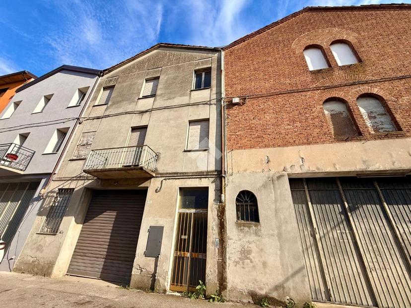 Trilocale in Via Zuccari Fermo 30, Casalmaggiore — foto 3 di 5