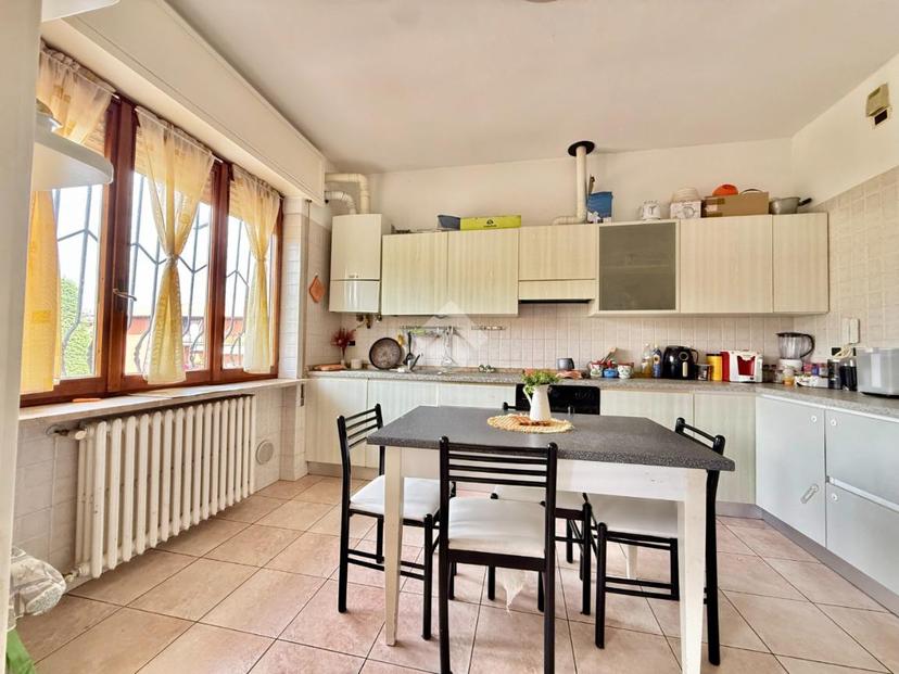Trilocale in Via Galileo Galilei 10, Valbrembo — foto 4 di 5
