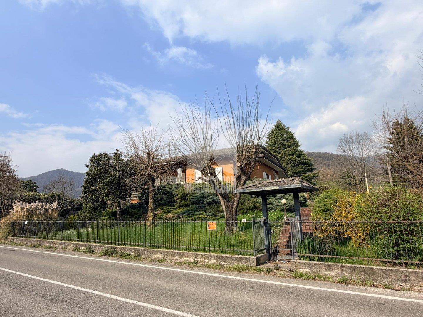 Villa in Via Canva, Trescore Balneario