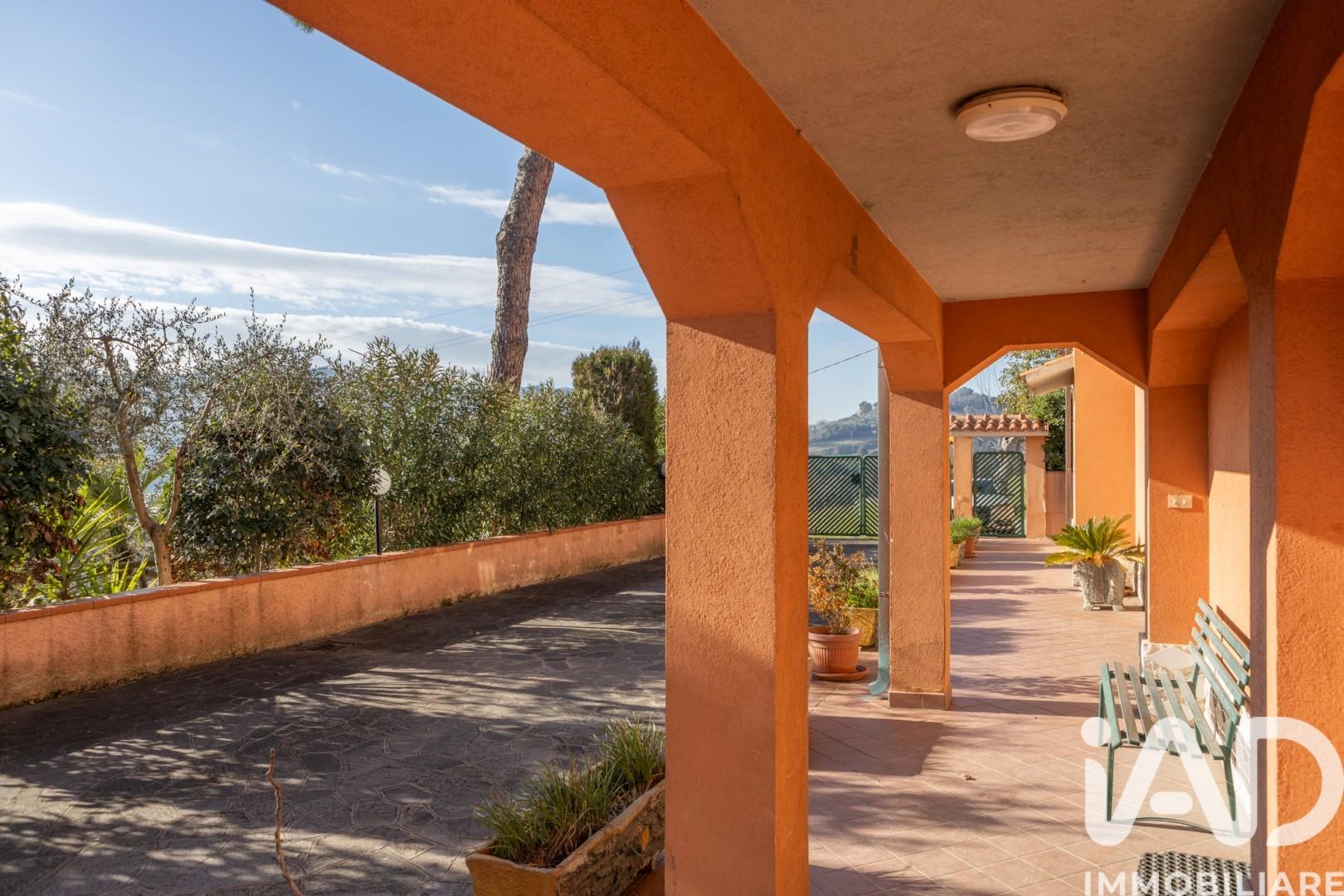 Villa in Frazione Frazione Aspio, Ancona