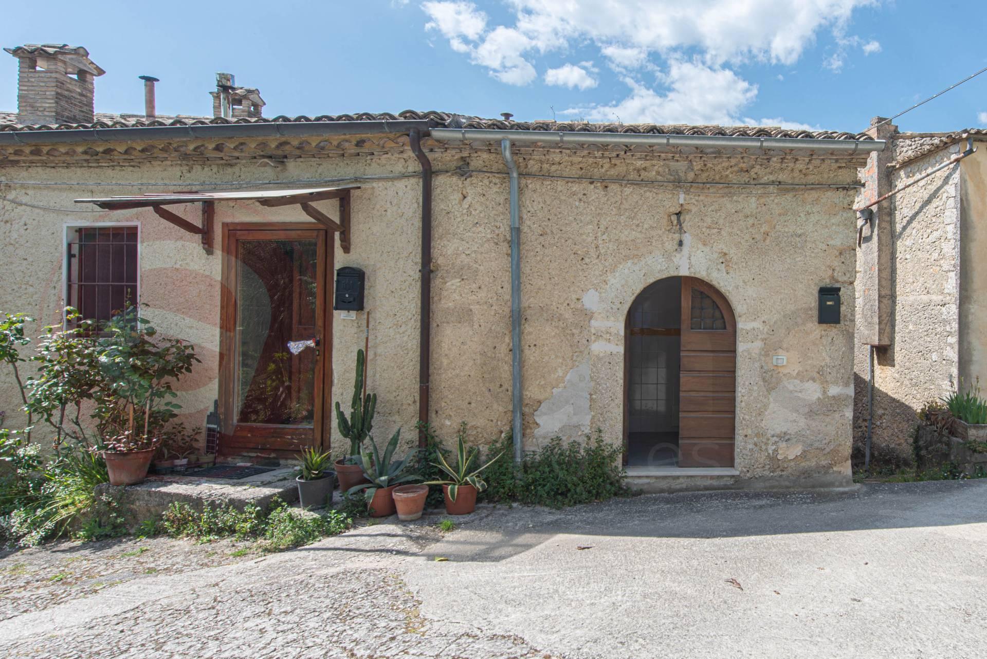 Casa indipendente in Contrada Vagni Snc, Arpino