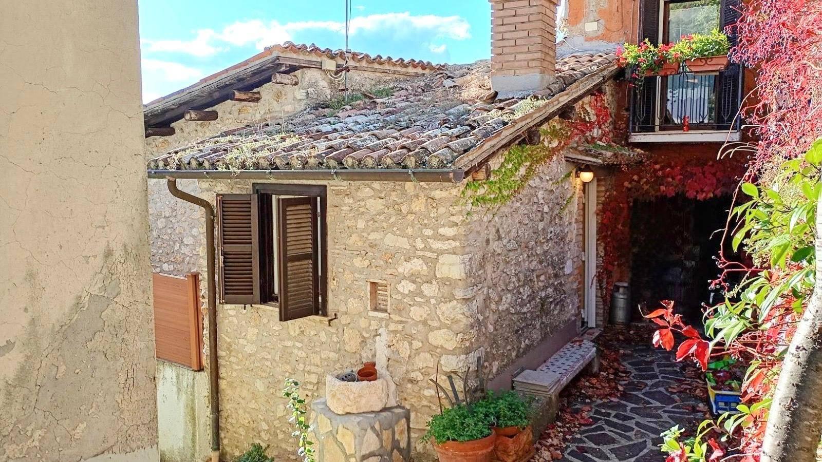 Casa indipendente in Via Fratelli Cairoli Snc, Cantalice
