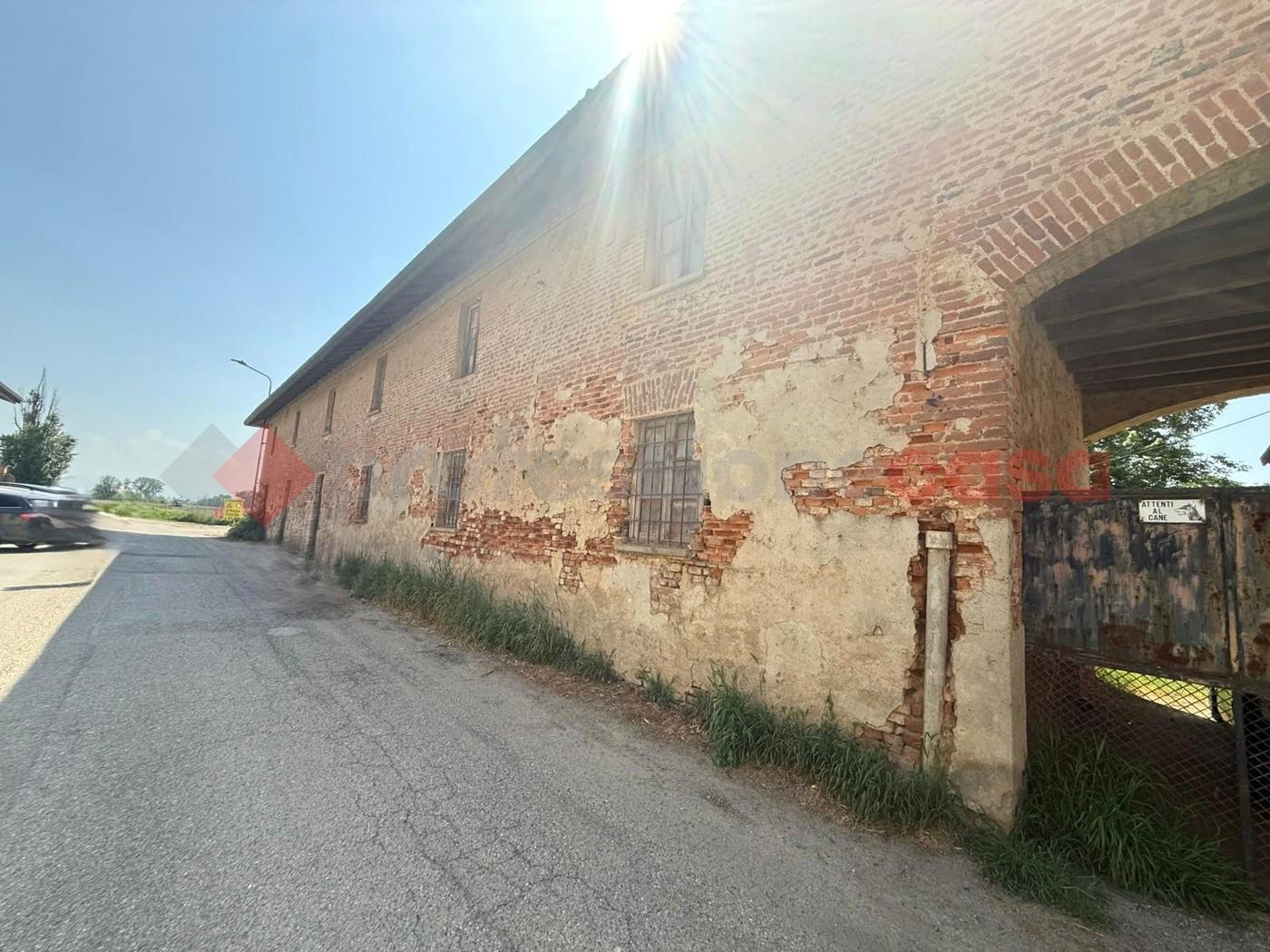 Cascina in Via dei Pioppi 12, Bornasco