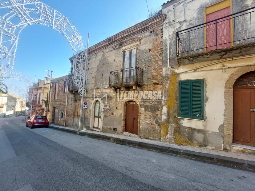 Casa indipendente in Piazza Maria Ss. Visitazione, Pace del Mela — foto 2 di 5