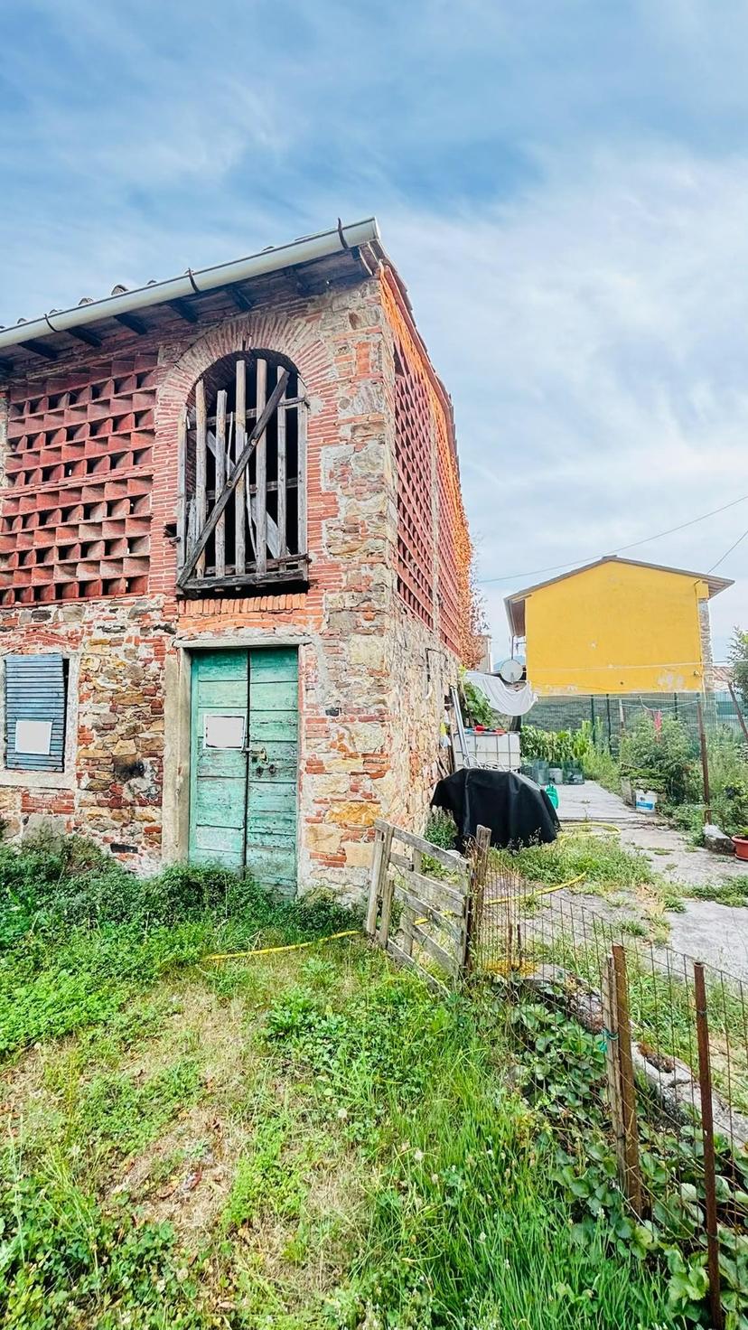 Cascina in Ia Mammini 3, Lucca — foto 3 di 5