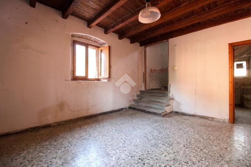 Casa indipendente in Via Don Pietro Guindani 10, Dello