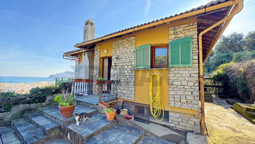 Casa indipendente in Via alla Rocca 45, Spotorno — foto 4 di 5