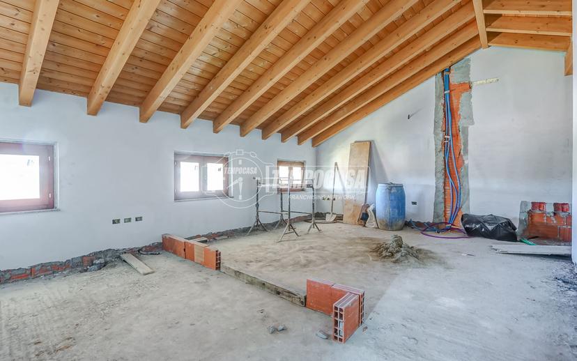 Trilocale in Via Enrico Berlinguer 5, Cardano al Campo — foto 3 di 5