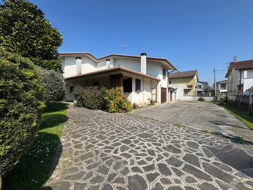 Villa bifamiliare in Via Alberi Snc, Montagnana — foto 4 di 5