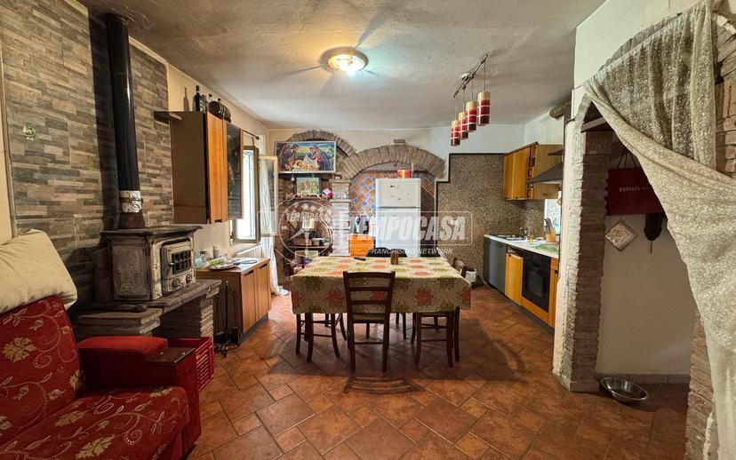 Trilocale in Via Pasubio 15, Bomporto