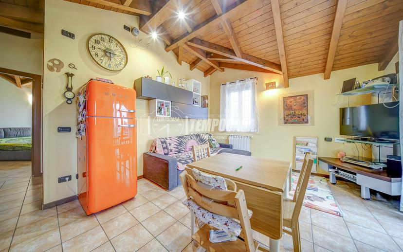 Bilocale in Via Falcone E Borsellino 20, Cardano al Campo — foto 2 di 5