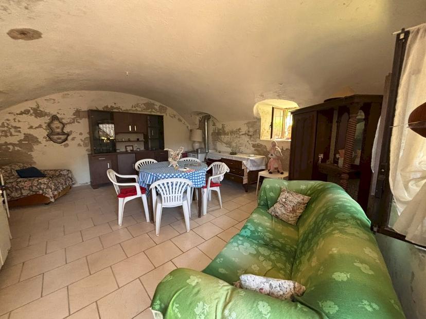 Porzione di casa in Borgata Cortese, Montemale di Cuneo