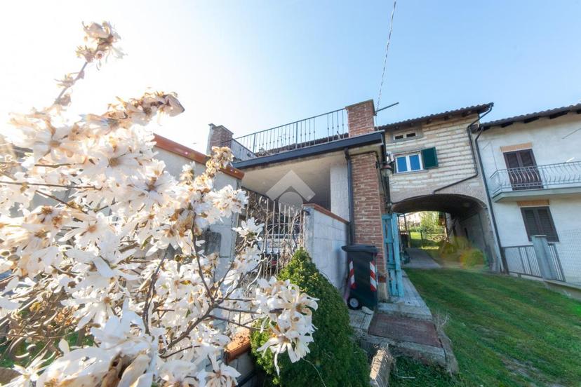 Casa indipendente in Vicolo Borgo 29, Camino — foto 2 di 5