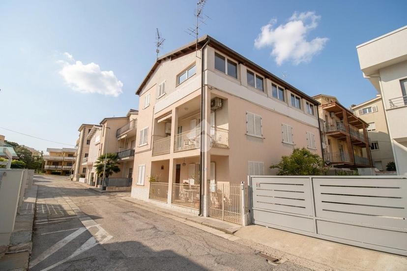 Quadrilocale in Via Lucania 8, Roseto degli Abruzzi — foto 3 di 5
