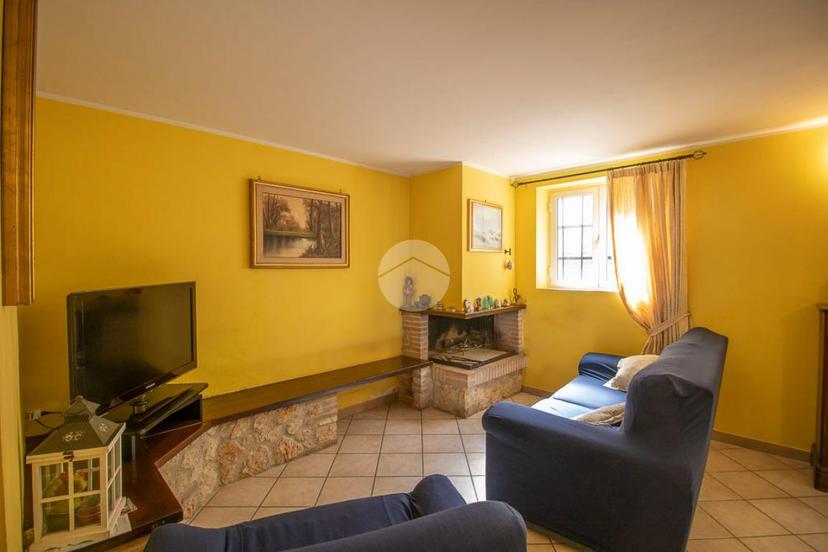 Casa indipendente in Santa Maria della Neve, Calvi dell'Umbria — foto 2 di 5