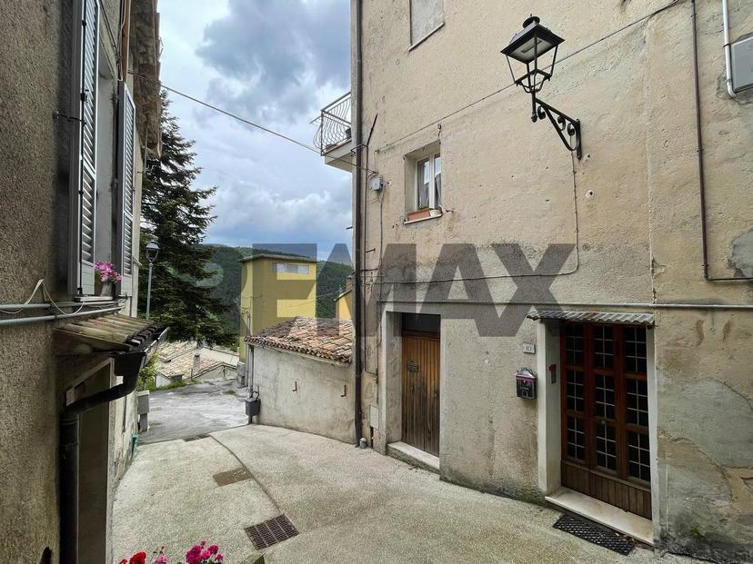 Appartamento in Vicolo Uccellini 8, Arcevia — foto 4 di 5