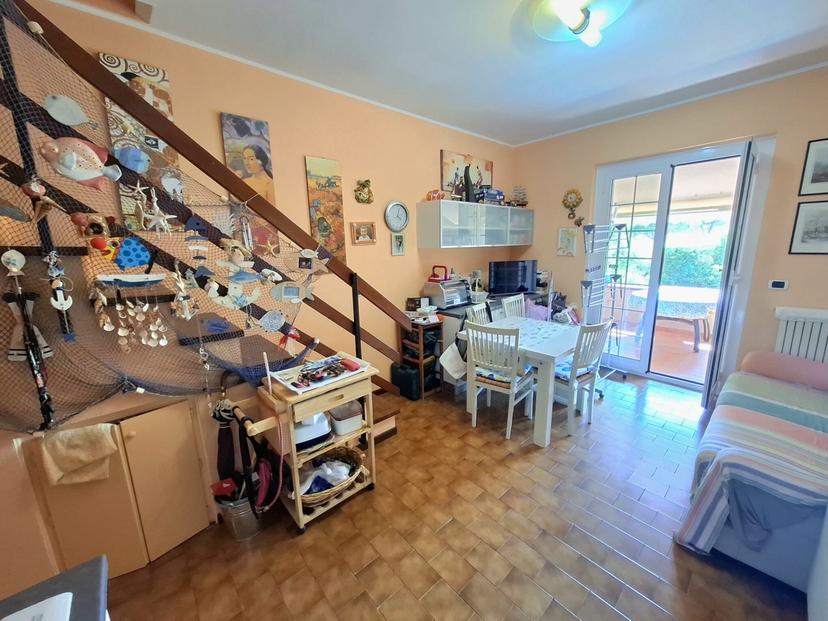 Trilocale in Via Toti, Loano