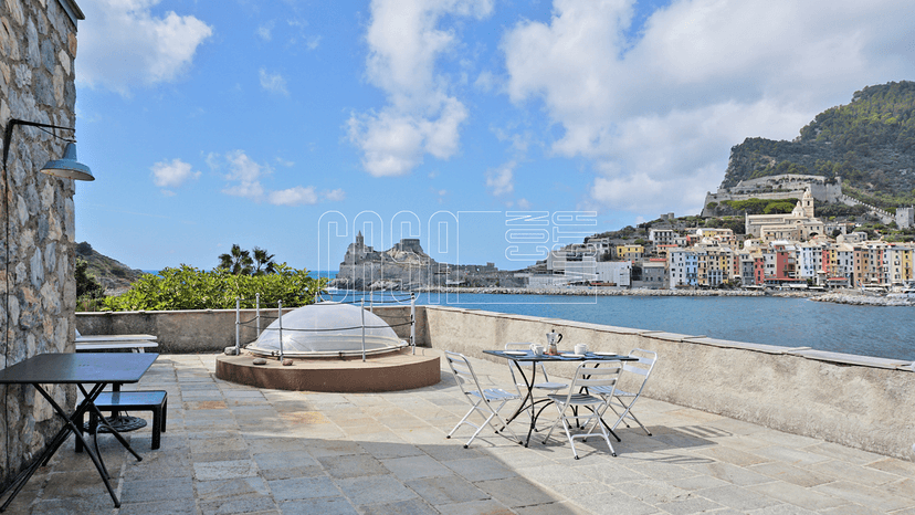 Attico in Via Cavour, Portovenere