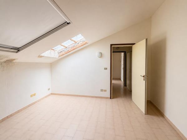 Mansarda in Frazione Quarto Inferiore, Asti — foto 4 di 5