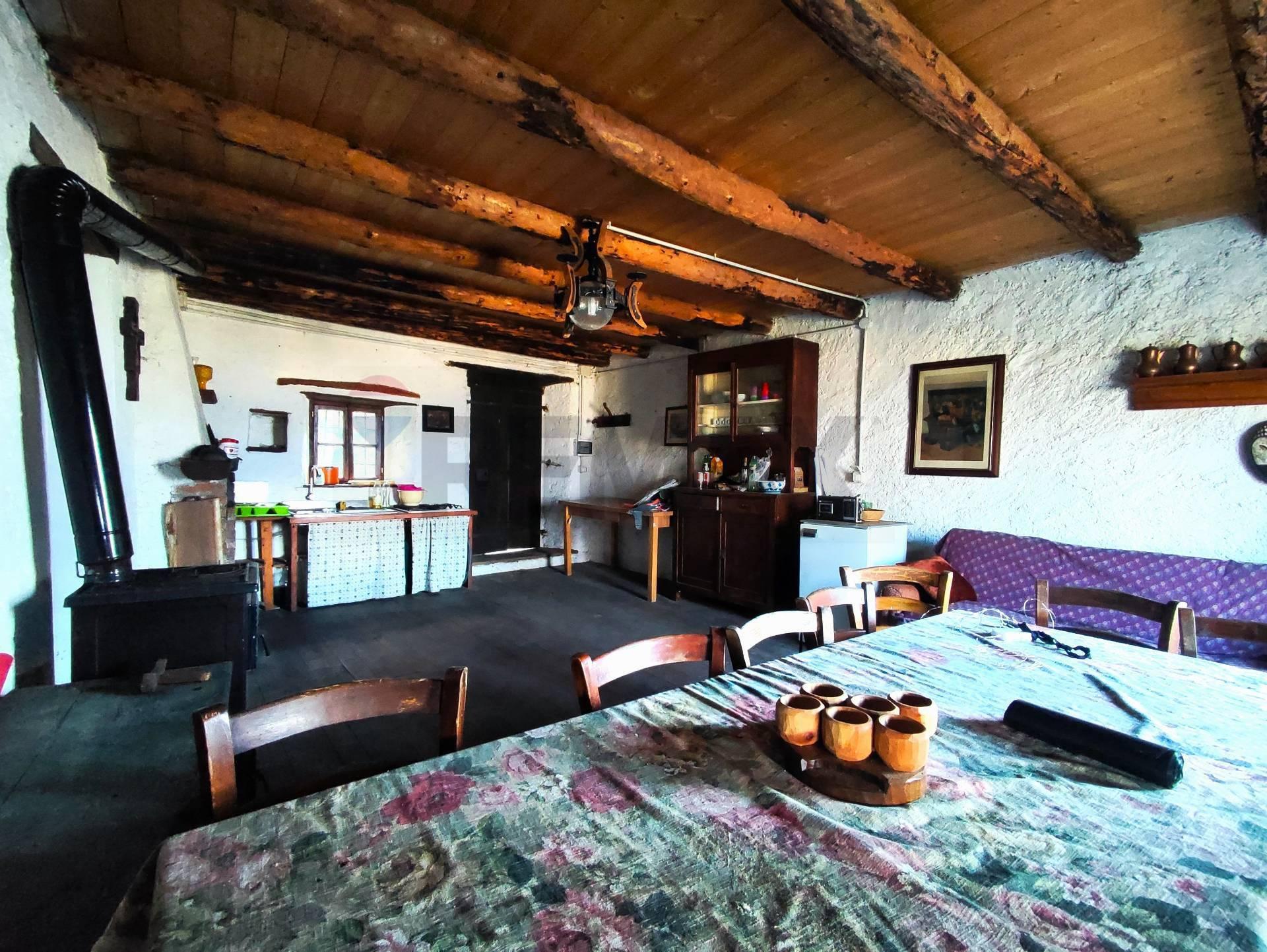 Casa indipendente in Località Foppe, Gianico