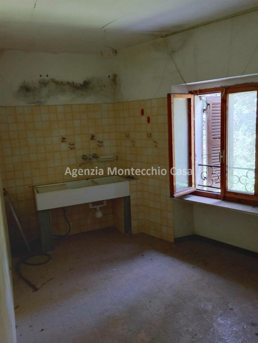Porzione di casa in Strada di Casale, Pesaro — foto 2 di 5