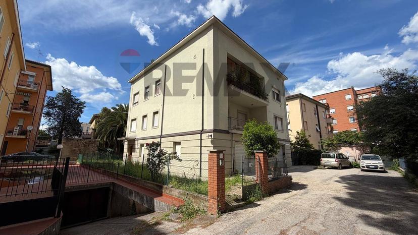 Casa indipendente in Via Amendola 6 a, Foligno — foto 2 di 5