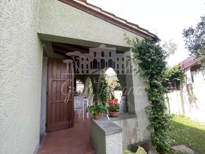 Casa indipendente, Forte dei Marmi