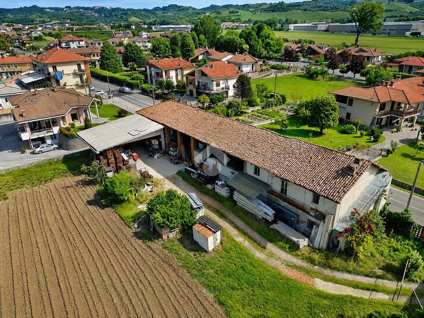 Rustico in Via Luigi Einaudi 7, Bra — foto 2 di 5