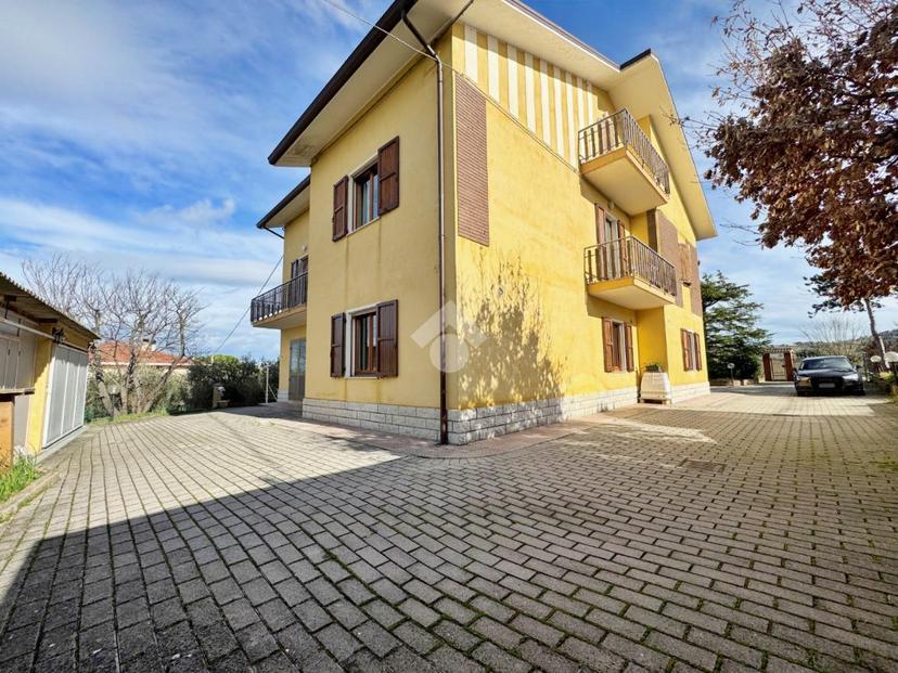 Villa in Via Farneto 1, Montelabbate — foto 3 di 5