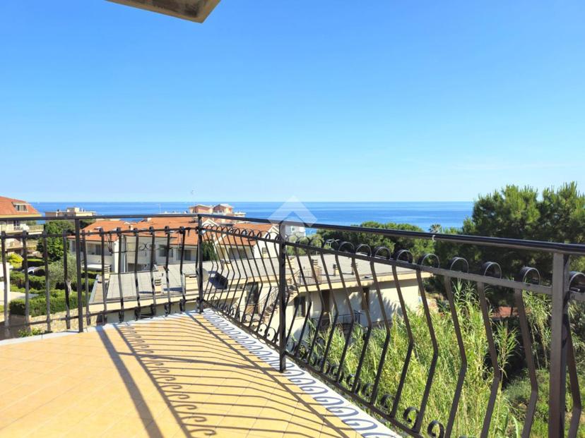 Trilocale in Strada Casai 3, Riva Ligure — foto 4 di 5