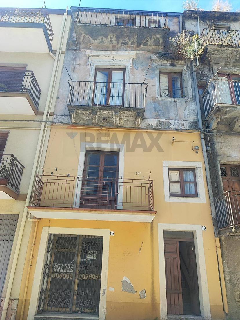 Casa indipendente, Francavilla di Sicilia — foto 4 di 5