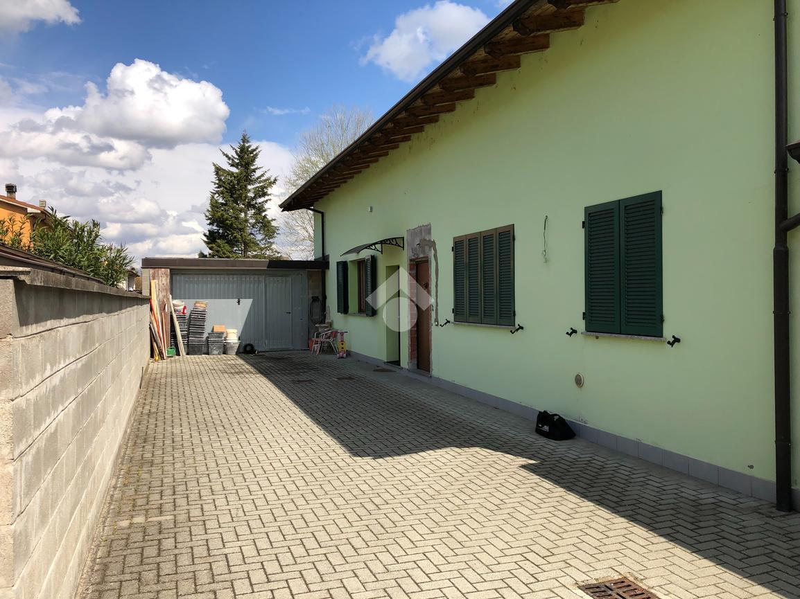 Villa in Via XXV Aprile 14, Lungavilla
