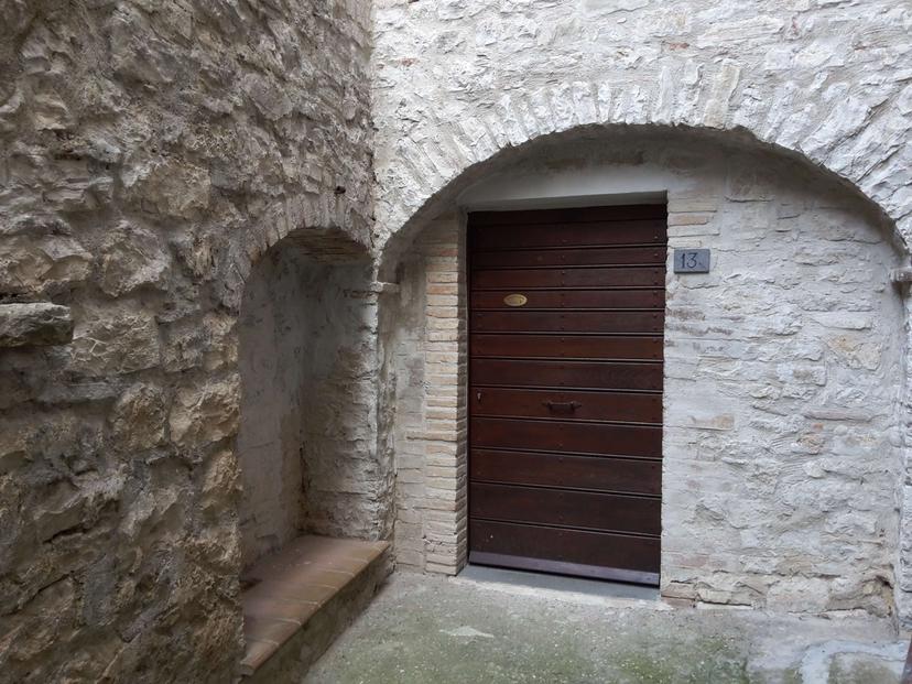 Trilocale in Izzalini, Todi — foto 2 di 5